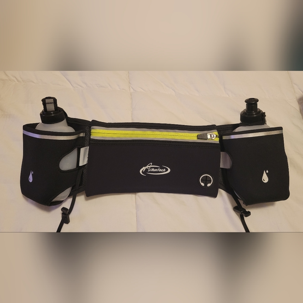 New Work Out Pouch w/ Water Bottles